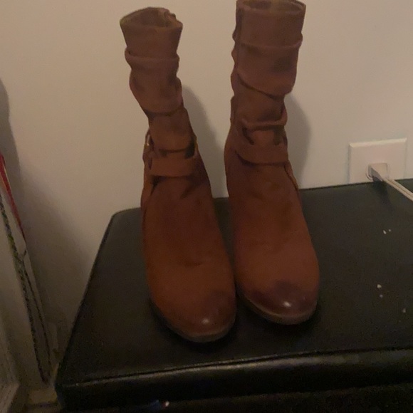 Heels - Picture 2 of 3